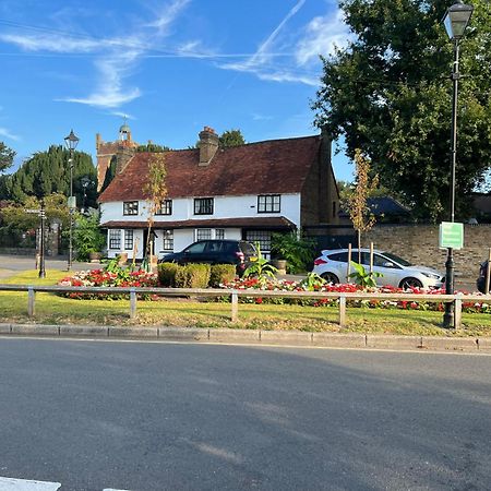 Harmondsworth Hall 外观 照片