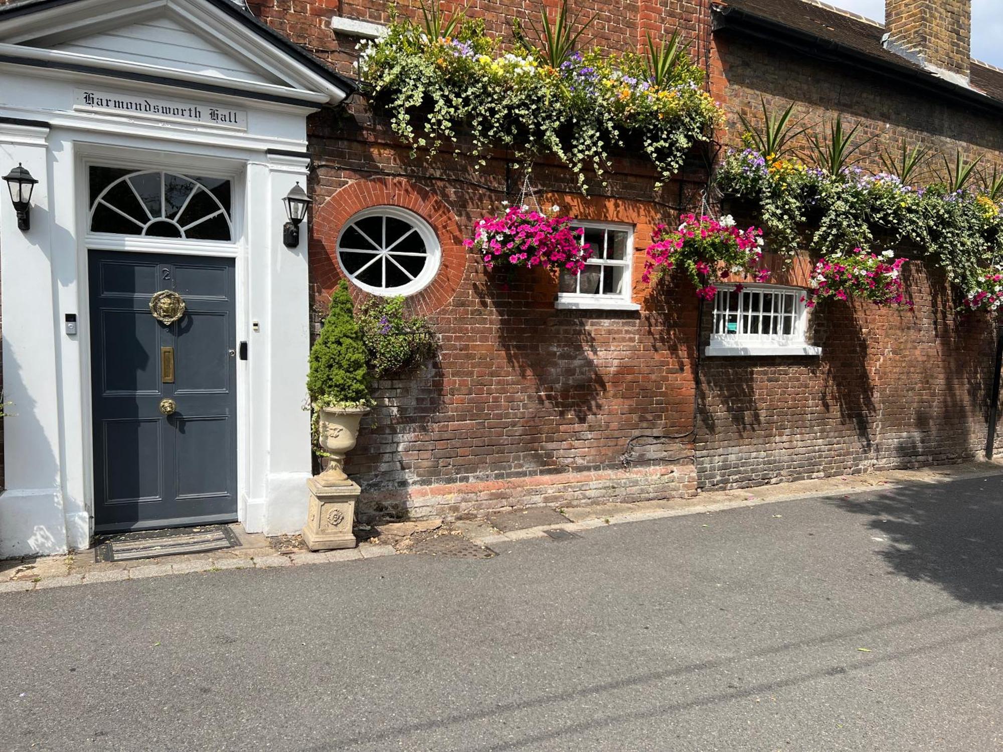 Harmondsworth Hall 外观 照片